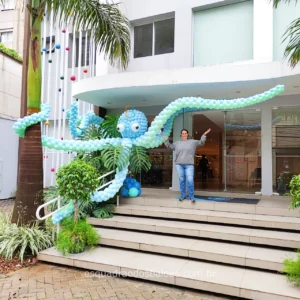 Polvo Gigante Azul feito de baloes