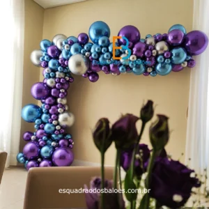 Balões metálicos desconstruídos